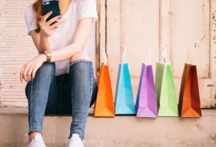 mulher com compulsão por compras