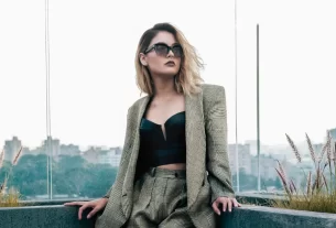 O que é power dressing e como adotar sem perder sua feminilidade 