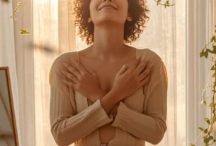 Por Que Não Consigo Aceitar Meu Corpo na Menopausa O Pequeno Gesto Que Mudou Tudo Pra Mim